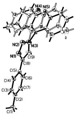 2-甲基-9-吖啶（对甲苯基）-1,2,3-三唑及其制备方法和应用